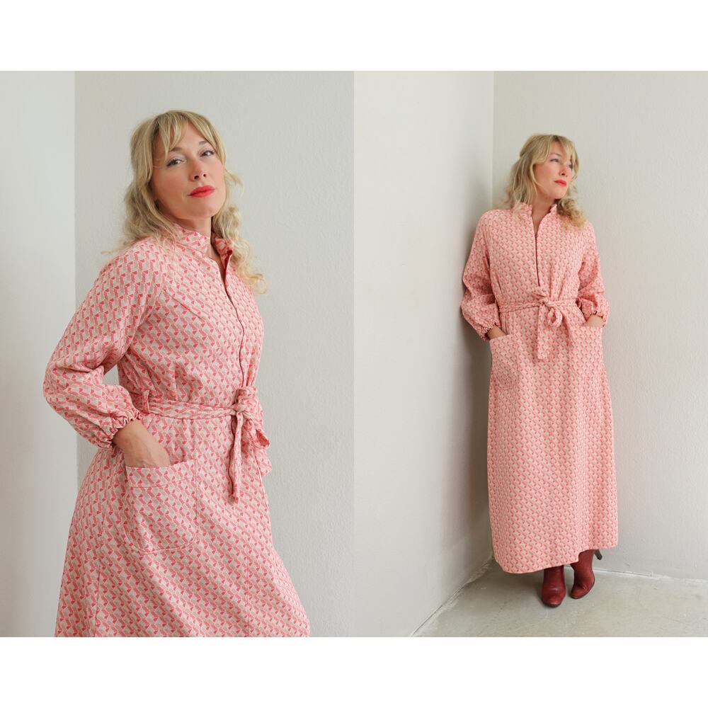 1970's Vintage Geometric Coral Day Dress ~ Women's SM MD  Belted Polyester 70's